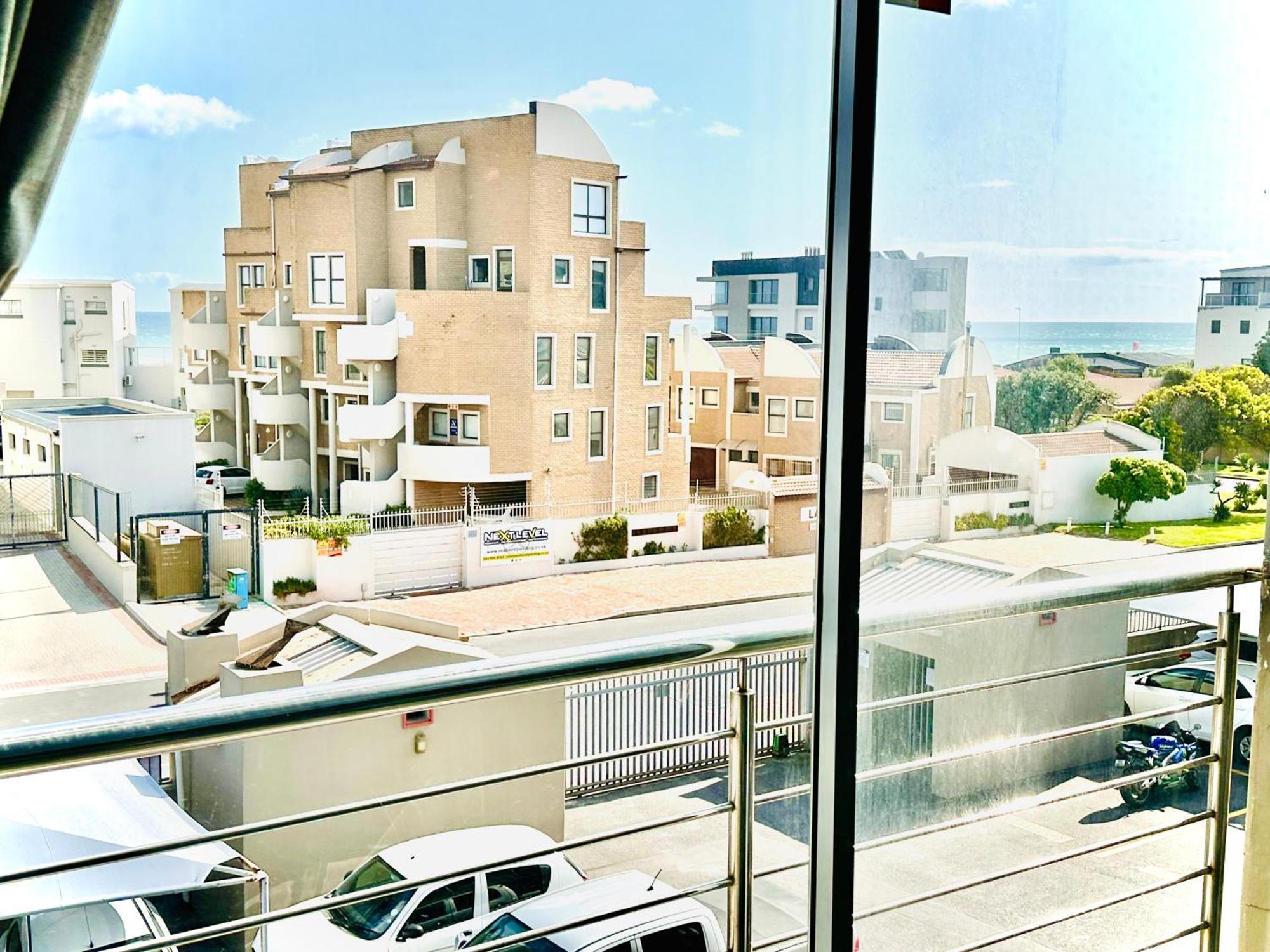 Caline Vip Apartments, Beach Close Bloubergstrand Extérieur photo
